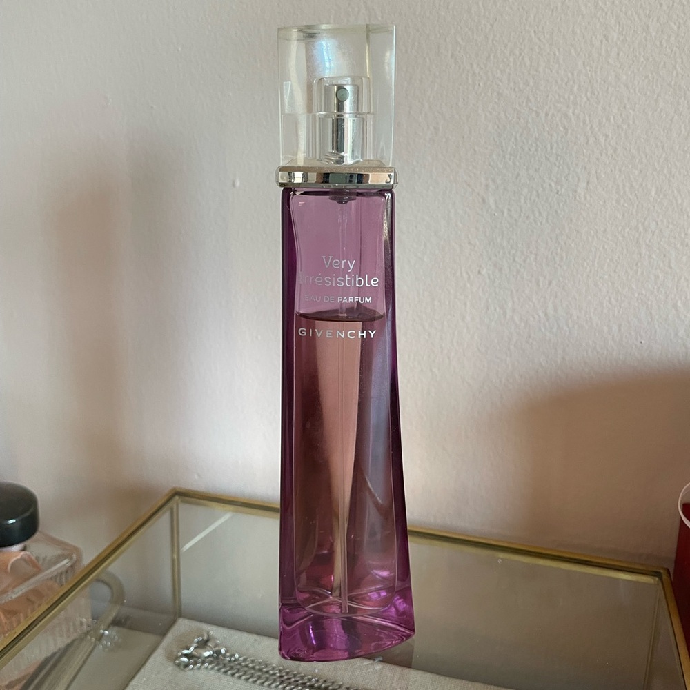 Givenchy Very Irresistible - 1.7 fl oz